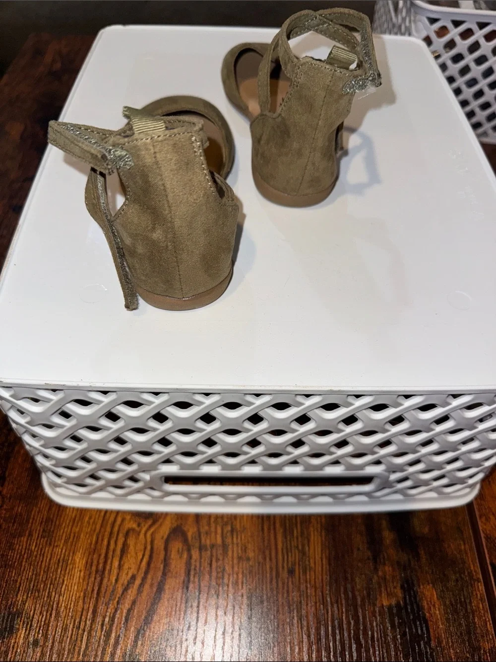 Old Navy Olive Suede Crisscross Ankle Strap Flats